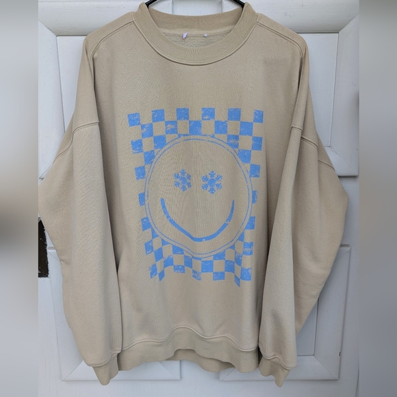 Pink Lily Oversized Snowflake Checkered Smiley Face Sweatshirt Size Medium - Picture 1 of 5